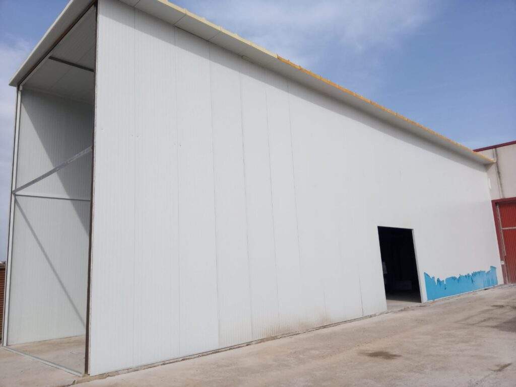 cámara frigorífica con panel sándwich para ConfetiCakes | Isocold