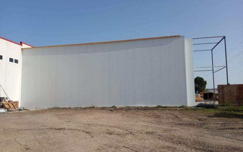 cámara frigorífica con panel sándwich para ConfetiCakes | Isocold