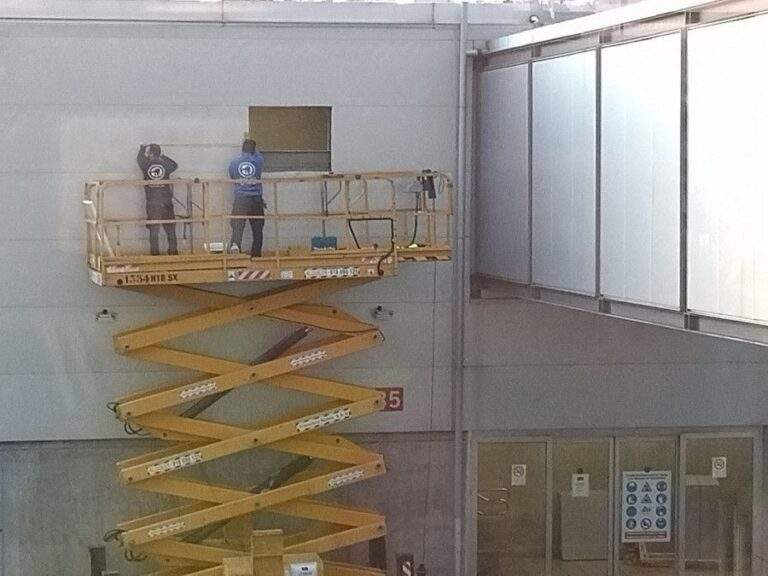 panel sándwich en el aeropuerto de Barajas - Isocold