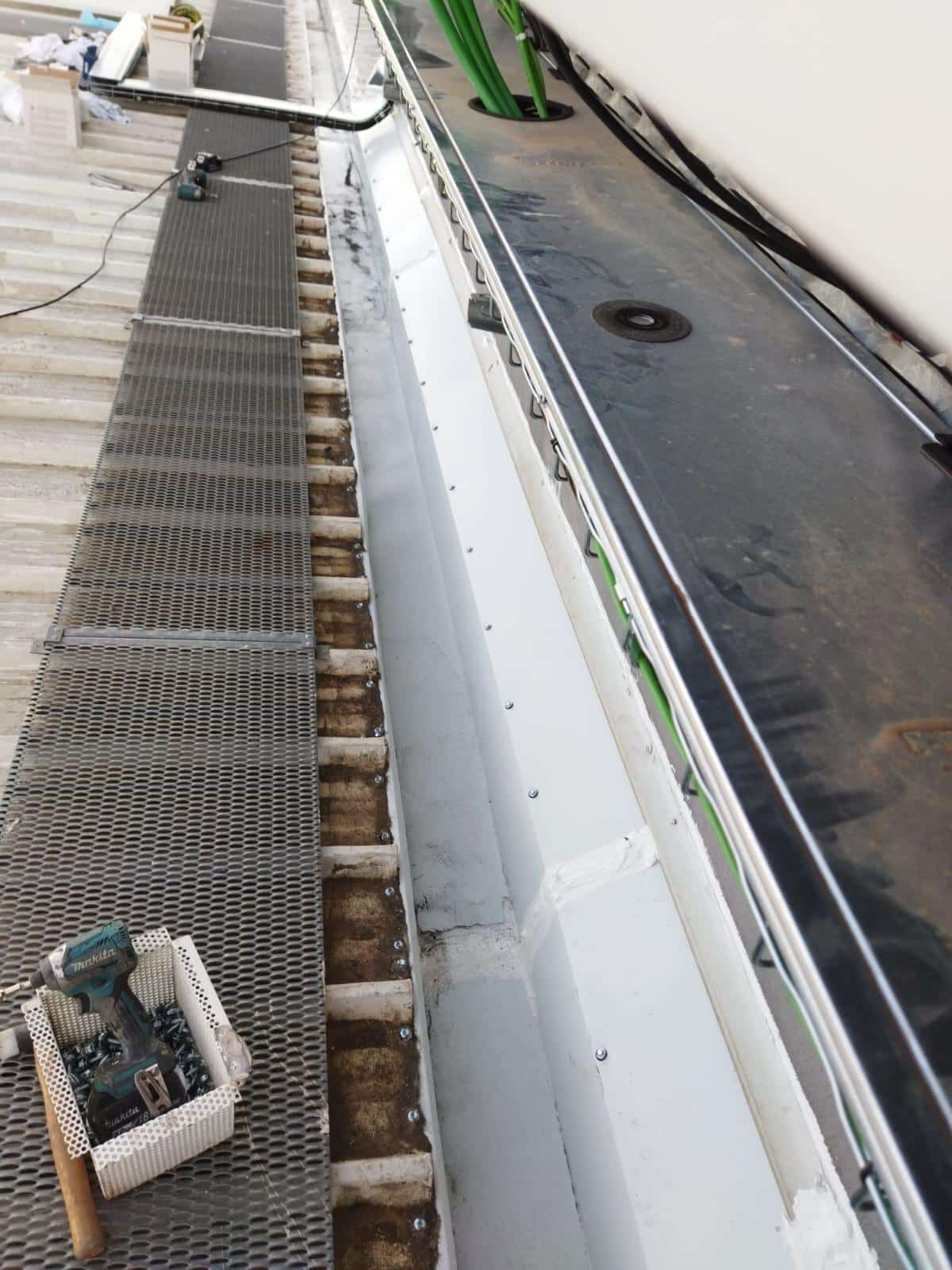 Doblado de canalones de naves industriales - isocold.es