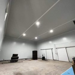 Montaje de sala de elaboración y cámaras frigoríficas en Huelva - ISOCOLD