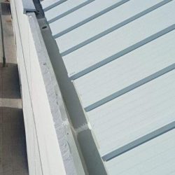 Cerramiento con panel sándwich | Isocold